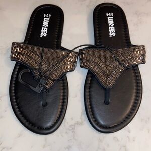 Muk luks luk ees sparkly sandals new